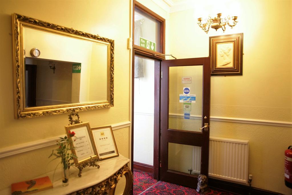 Hamilton Court Hotel تشيستر المظهر الخارجي الصورة